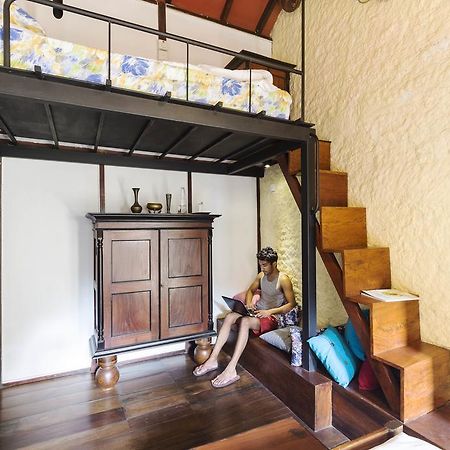 Bangalawa Bed & Breakfast Nawala Bagian luar foto