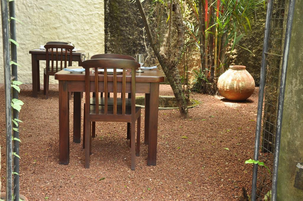 Bangalawa Bed & Breakfast Nawala Bagian luar foto