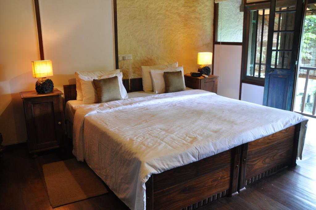 Bangalawa Bed & Breakfast Nawala Bagian luar foto