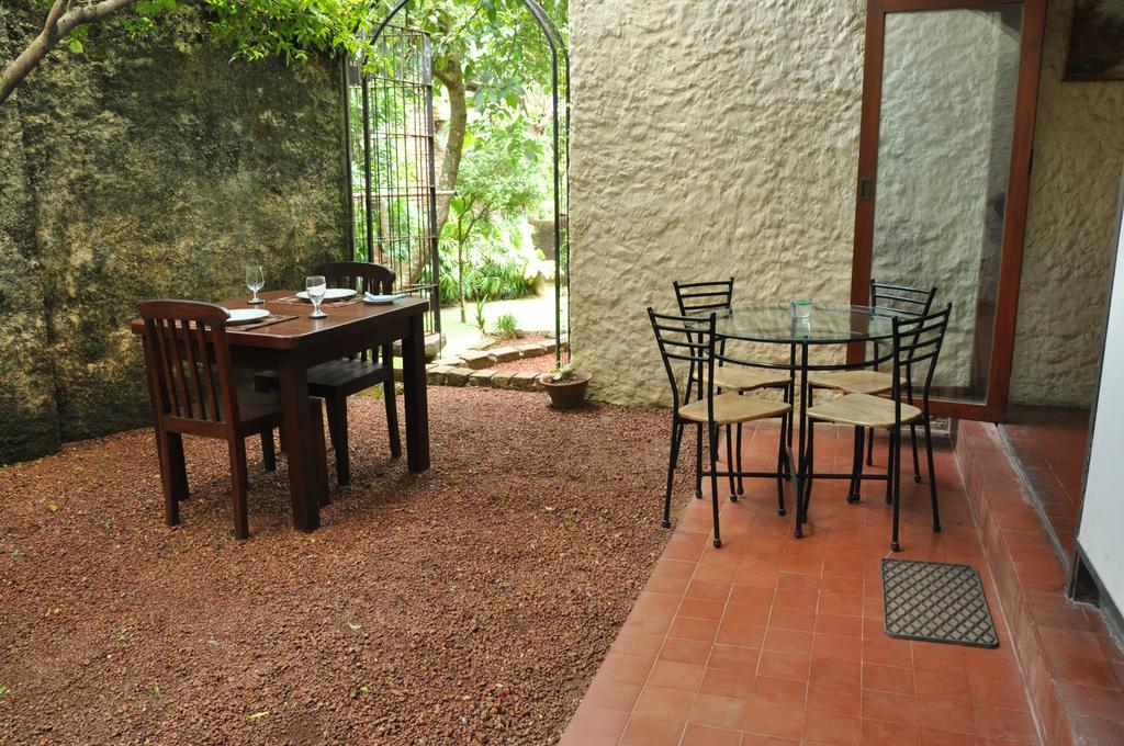 Bangalawa Bed & Breakfast Nawala Bagian luar foto