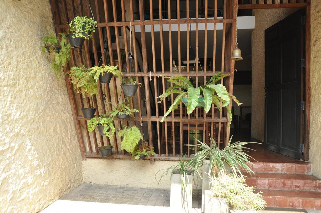 Bangalawa Bed & Breakfast Nawala Bagian luar foto