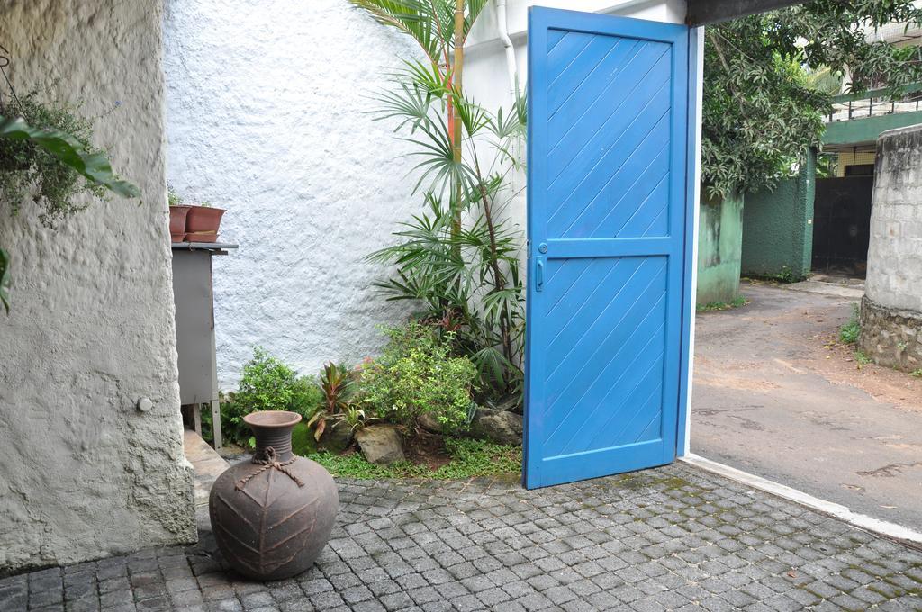 Bangalawa Bed & Breakfast Nawala Bagian luar foto