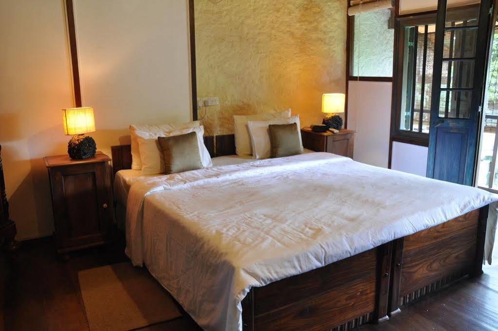 Bangalawa Bed & Breakfast Nawala Bagian luar foto